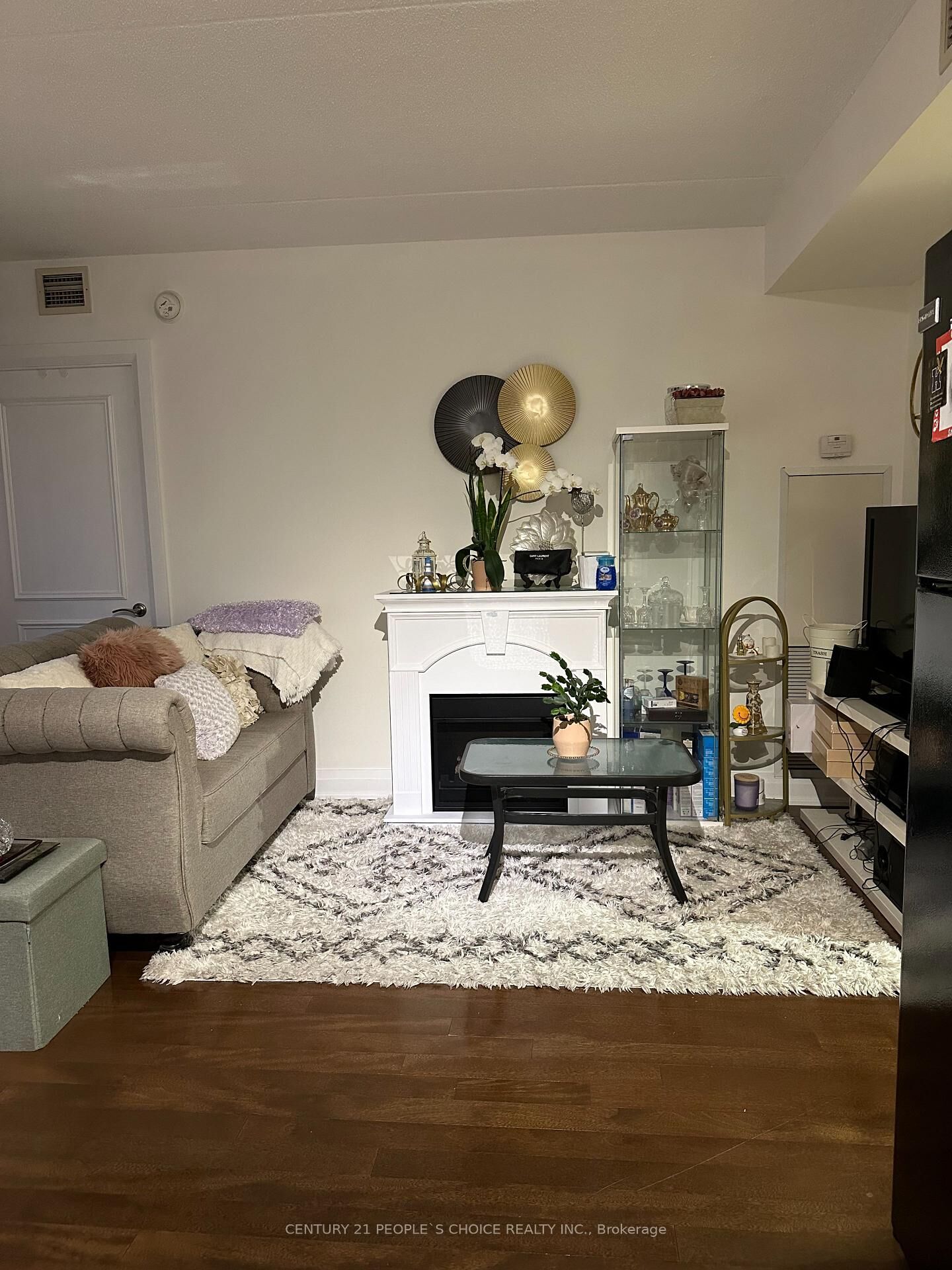 Property Photo:  2737 Keele Street 408  ON M3M 2E9 