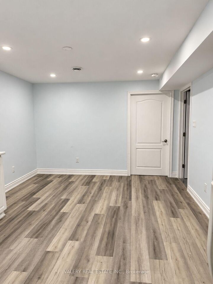 Property Photo:  120 Royal Palm Drive  ON L6Z 1P7 