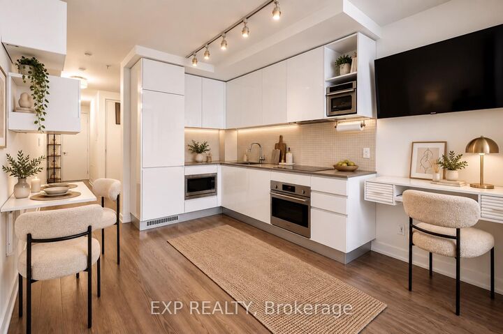 Property Photo:  377 Madison Avenue 216  ON M4V 3E1 