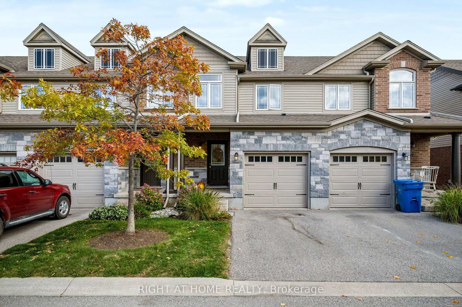 Property Photo:  69 Westminster Crescent 69  ON N1M 1Y8 