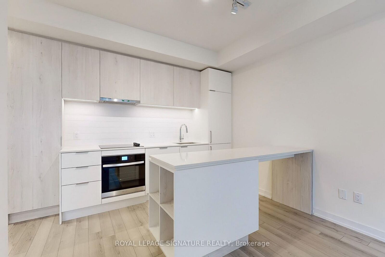 Property Photo:  89 Church Street 901  ON M5C 2G3 