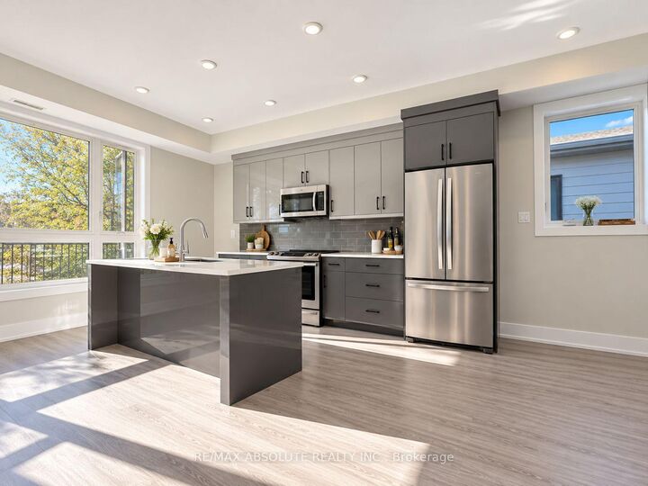 Property Photo:  300 Elmgrove Avenue 3  ON K1Z 6V1 