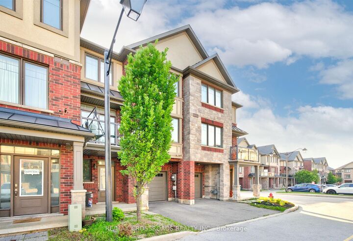 Property Photo:  4 Near Lane  ON L9G 0H2 