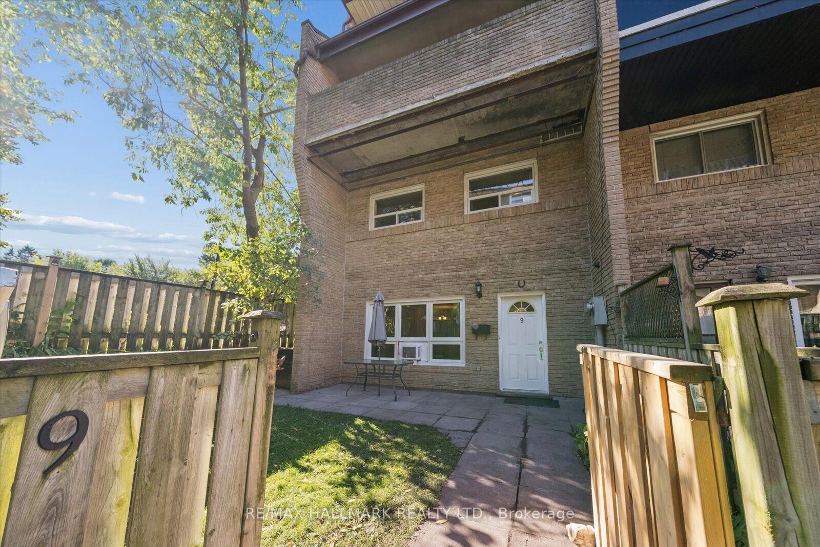 Property Photo:  91 Muir Drive 9  ON M1M 3T7 