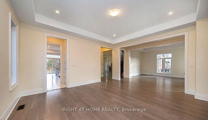 Property Photo:  15 Becky Cheung Court  ON M2M 2E7 