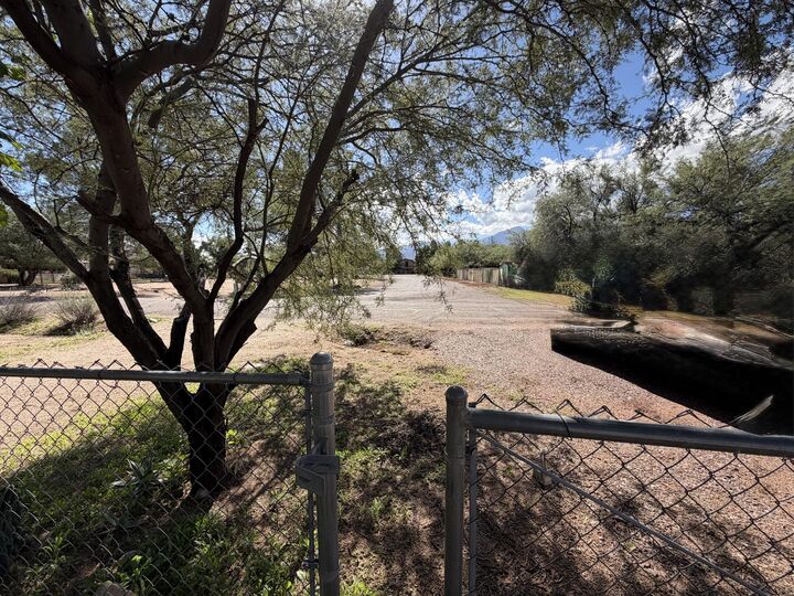 Property Photo:  44 Packard Drive  AZ 85553 