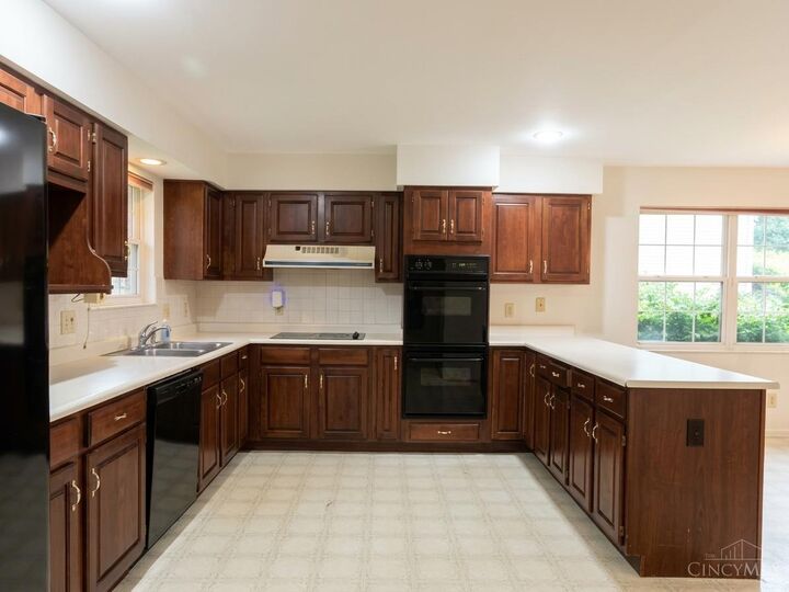 Property Photo: 11426 Odessa Court OH 45240