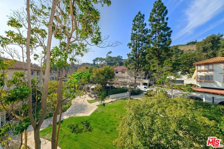 Property Photo: 501 Palisades Dr, Unit 308 CA 90272