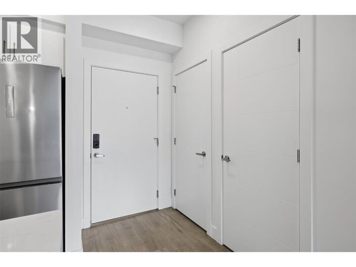 Photo de la propriété:  2046 Robson Place 405  BC V2E 0A5 