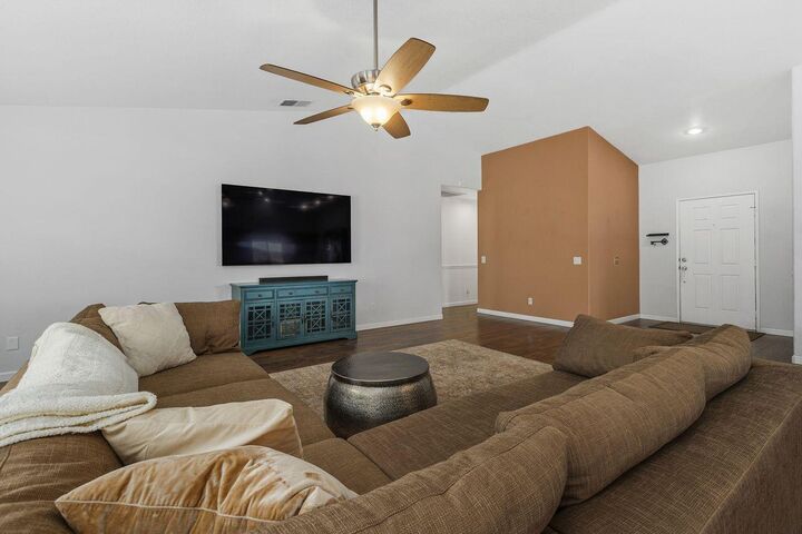 Property Photo:  41738 Petersfield Road  CA 92203 