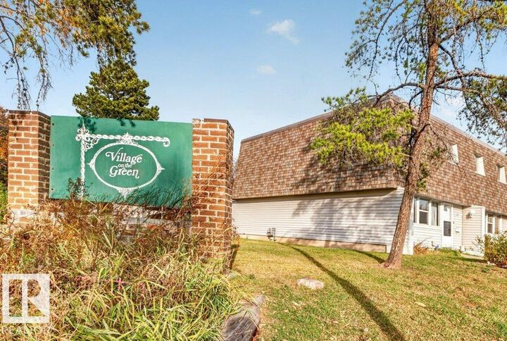Property Photo:  123 Village On The Green NW  AB T5A 1H2 
