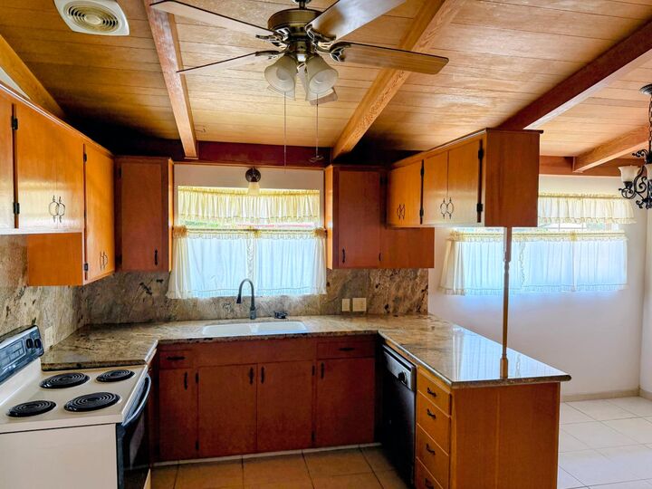 Property Photo:  2106 4th Street  CA 93657 
