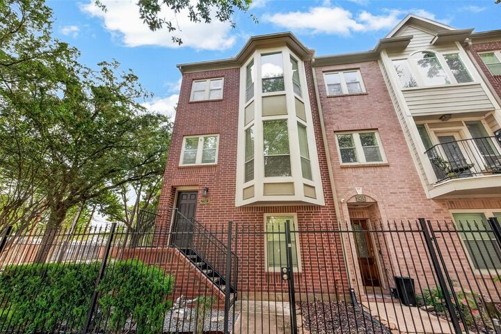 Property Photo: 2903 Austin Street TX 77004