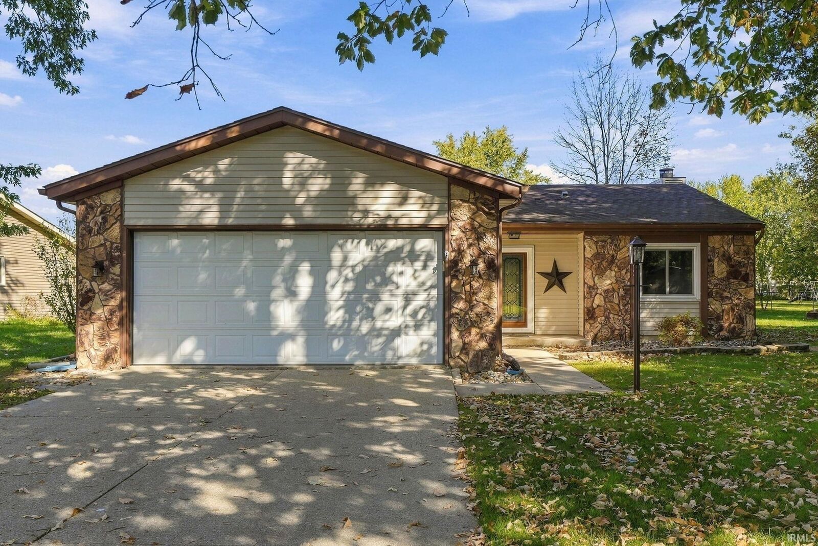 Property Photo:  632 Harbor Walk Drive  IN 46819-2619 