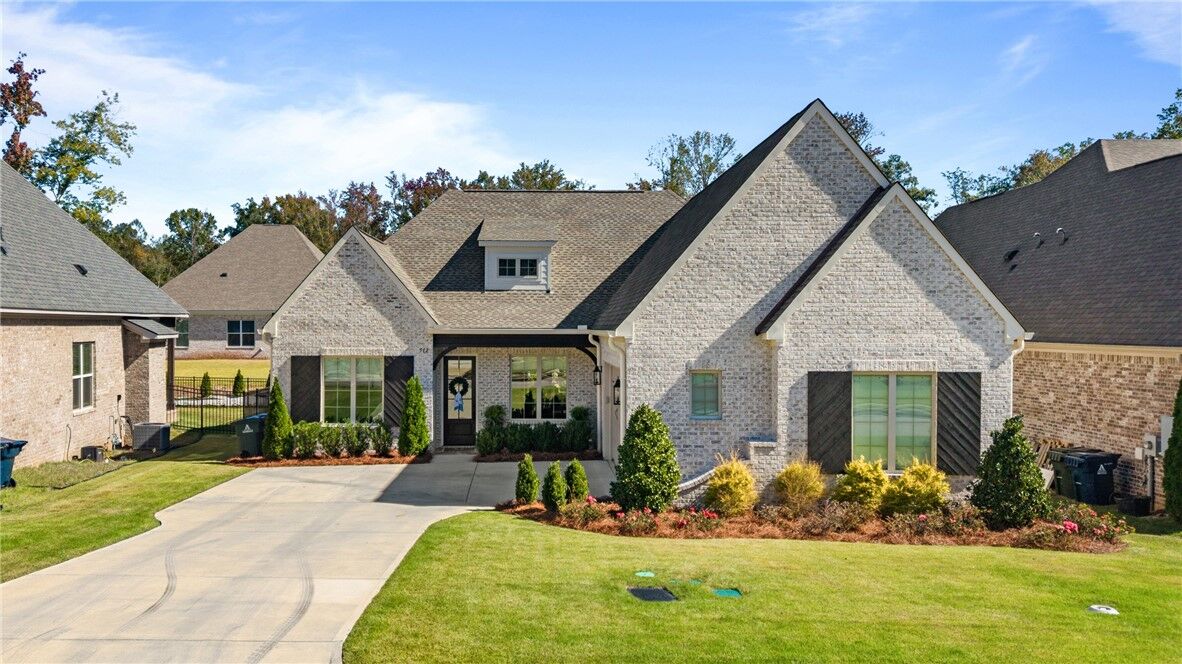 Property Photo:  512 Bonny Glen Road  AL 36830 