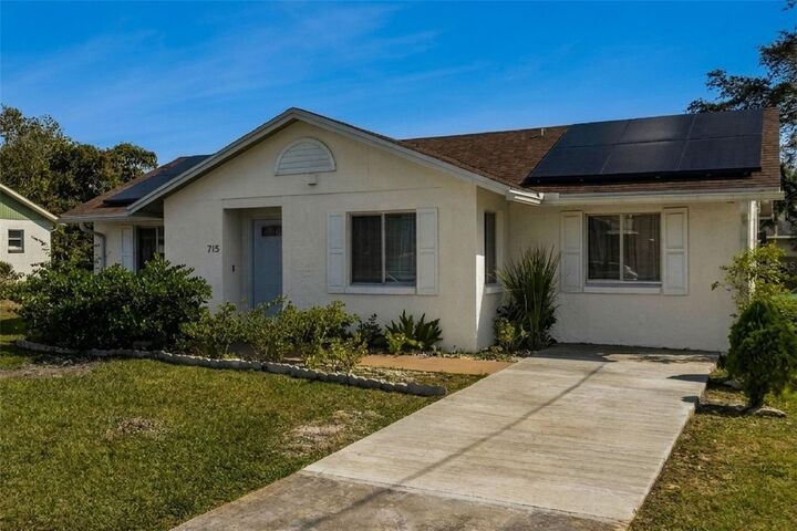 Property Photo:  713 Goldcoast Drive  FL 32725 