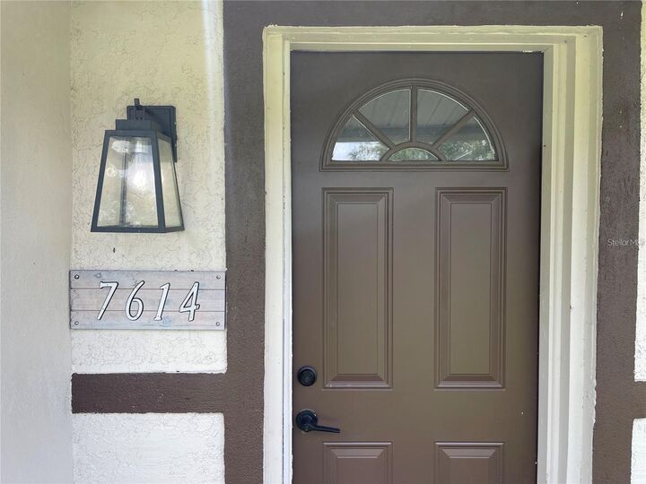 Property Photo:  