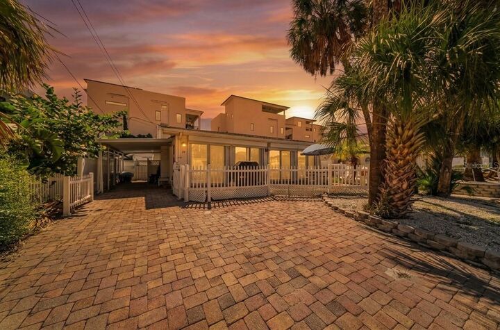 Property Photo: 19 Cambria Street FL 33767