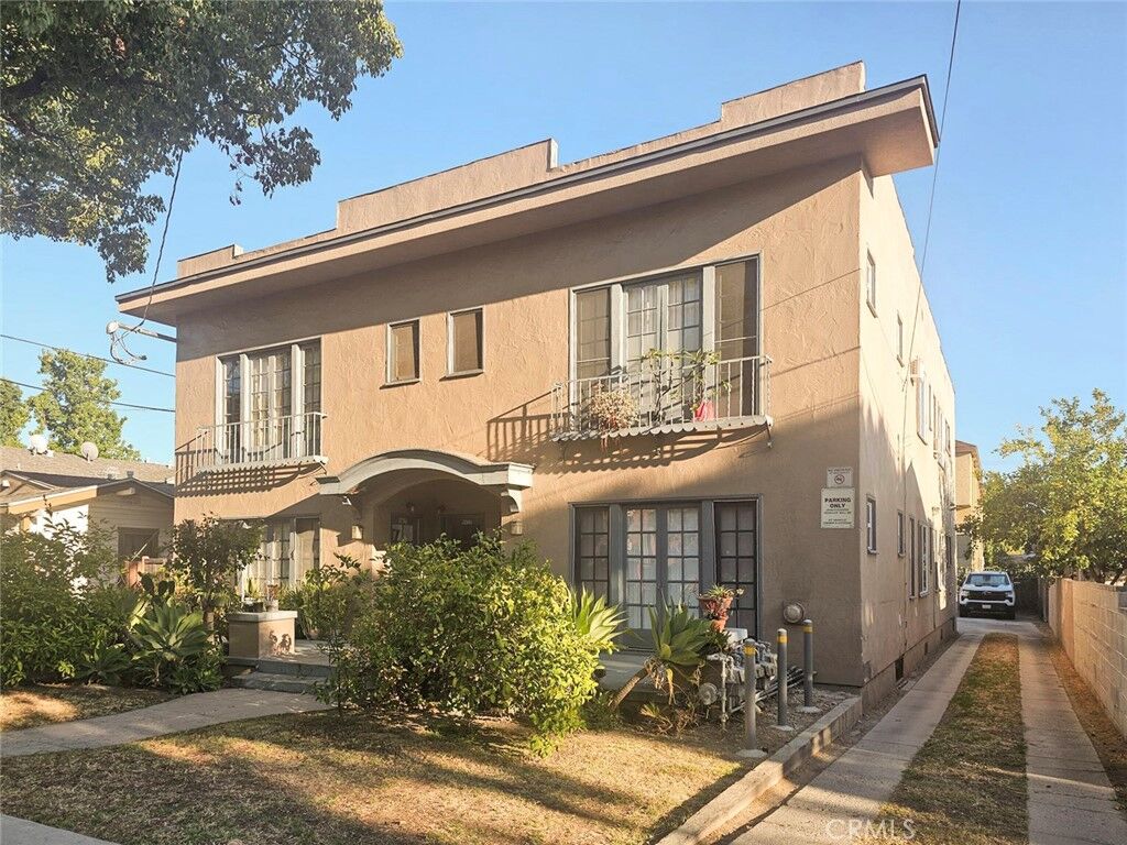 Property Photo:  1134 E Chestnut Street  CA 91205 