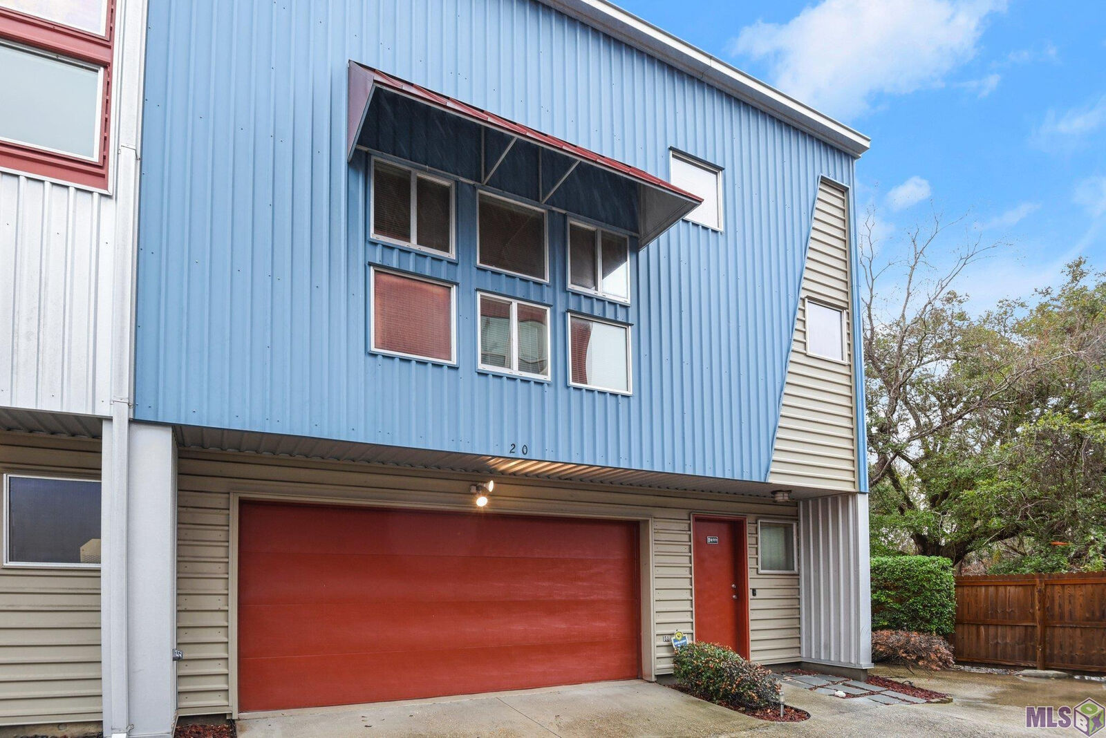 Property Photo:  1720 Nicholson Dr 20  LA 70802 
