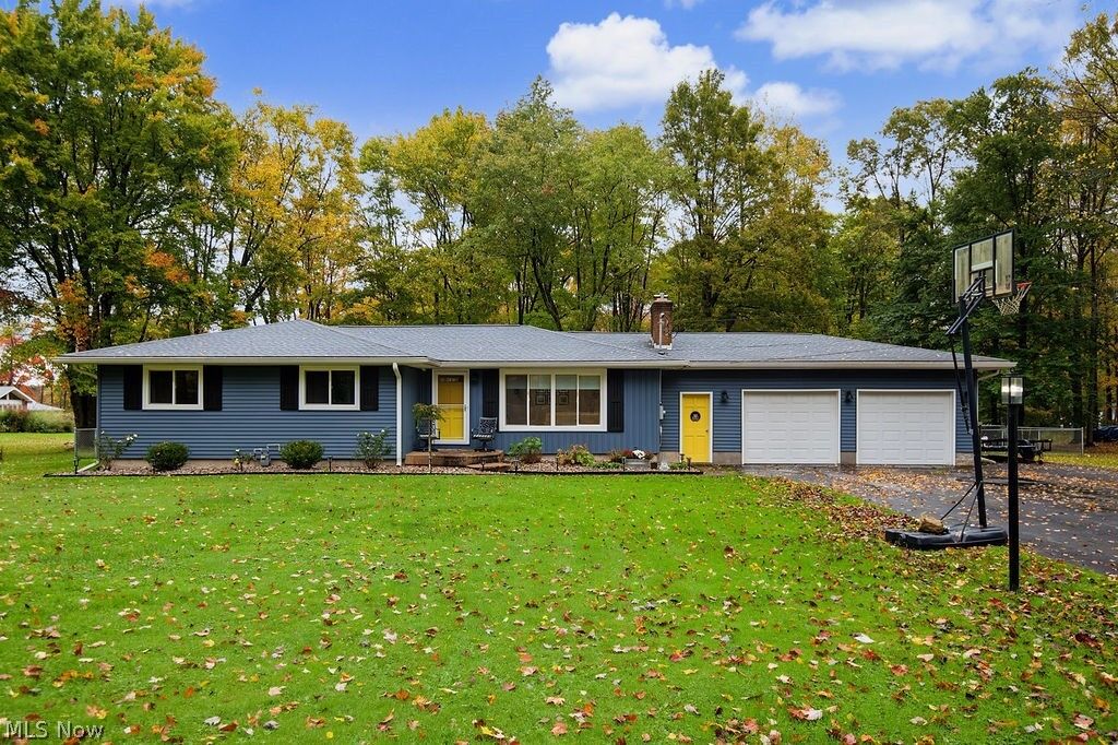 Property Photo: 1533 Lake Drive OH 44425