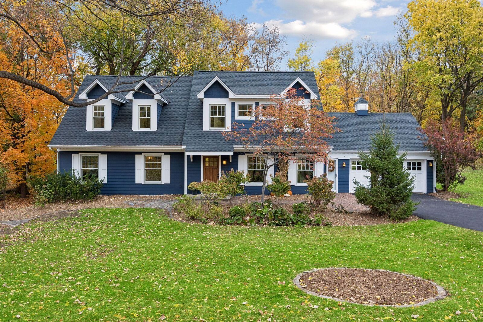 Property Photo: 18930 Azure Road MN 55391