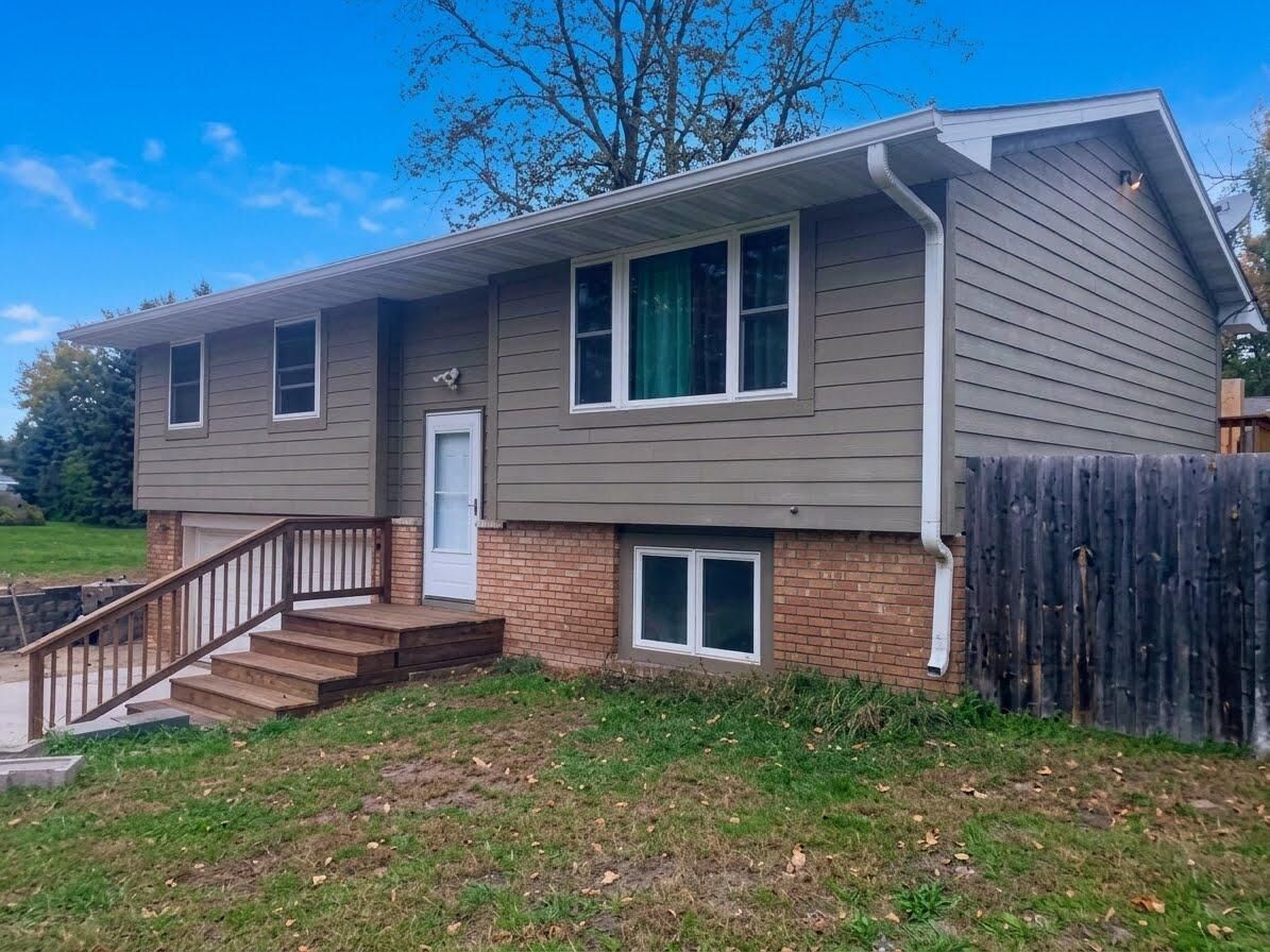 Property Photo: 12520 Pineview Trail MN 55327