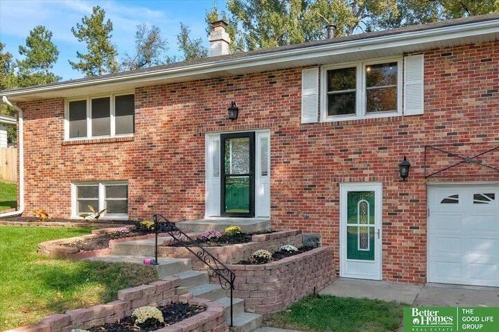 Property Photo:  2023 N 104 Circle  NE 68134 