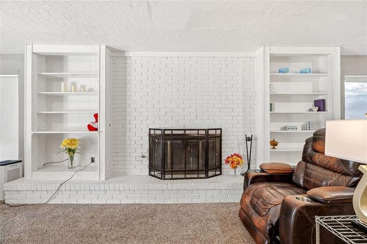 Property Photo: 8900 Lansbrook Lane OK 73132