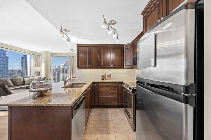 Property Photo:  910 5 Avenue SW 2308  AB T2P 0C3 