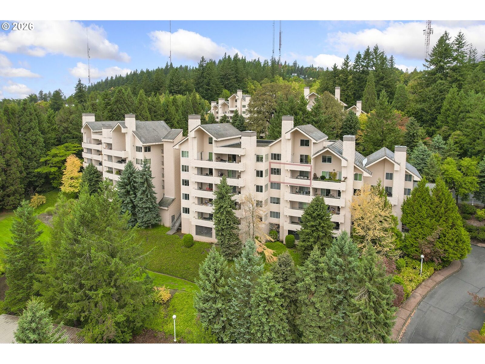 Property Photo: 6665 W Burnside St 442 OR 97210