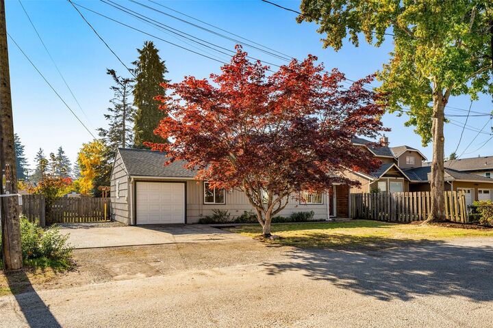 Property Photo:  1009 SW 125th Street  WA 98146 