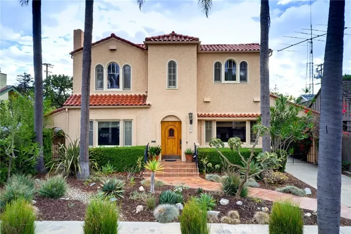 Property Photo:  262 Belmont Avenue  CA 90803 