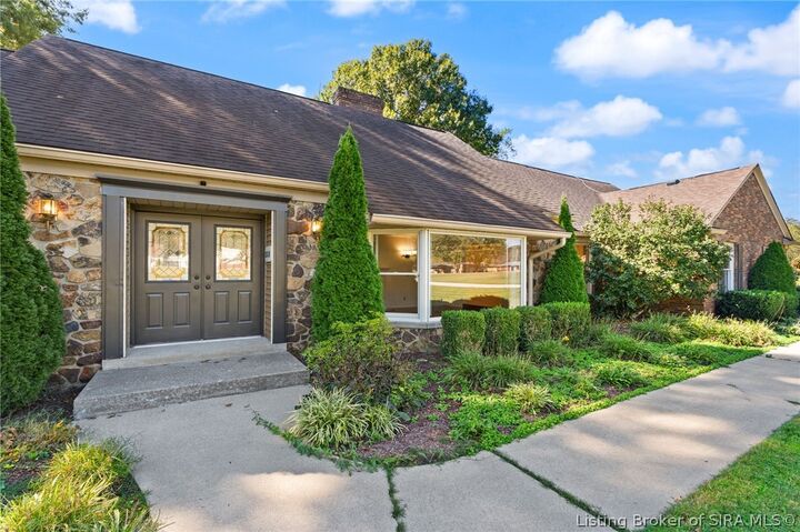 Property Photo:  512 West Water Street  IN 47106 