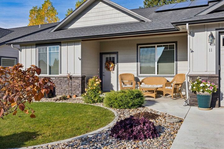 Property Photo:  1109 N Country Club Dr 11  WA 99006 