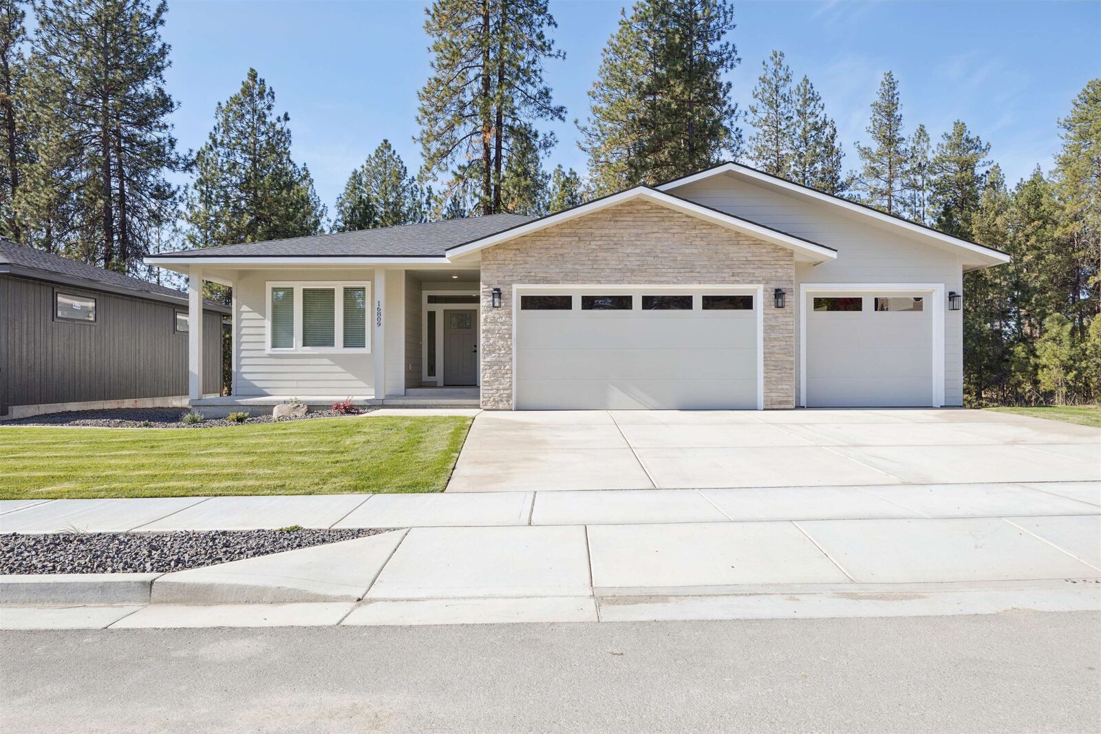 Property Photo:  16809 N Wellington Rd  WA 99005 