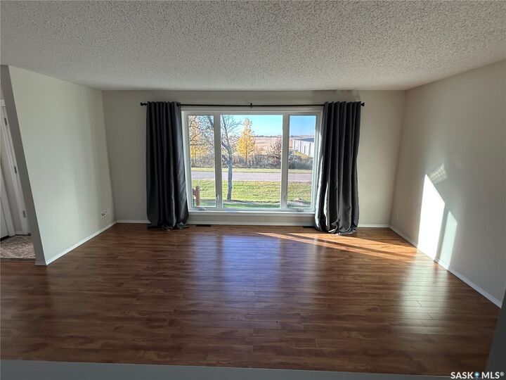 Property Photo:  394 Standard Street  SK S0N 1X0 