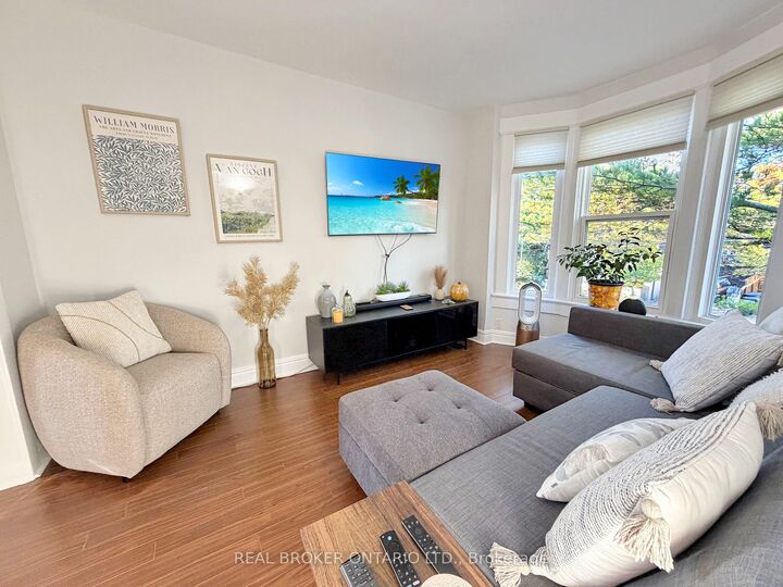 Property Photo: 79 Blantyre Avenue Upper ON M1N 2R6