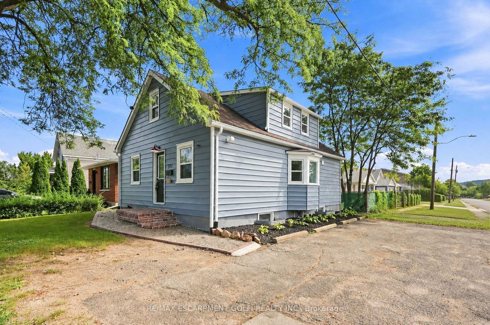 Property Photo: 177 Pelham Road 1 ON L2S 1V8