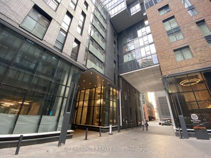 Property Photo:  115 Blue Jays Way 3601  ON M5V 0N4 