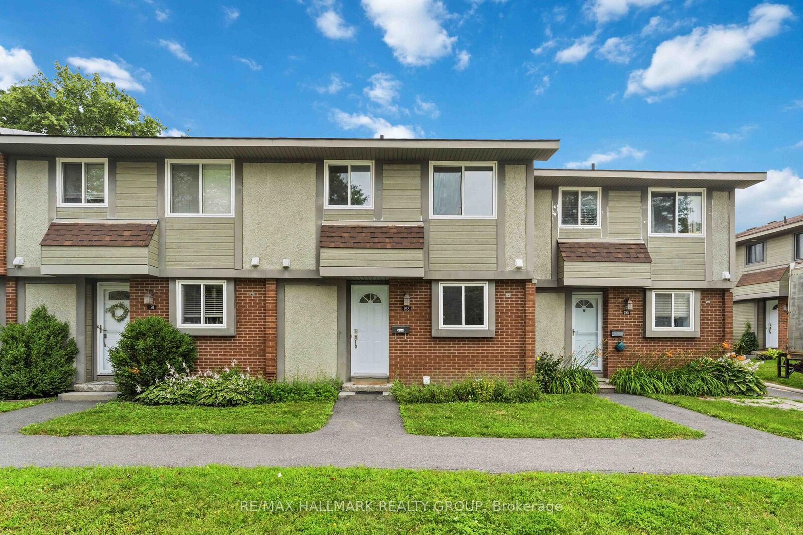 Photo de la propriété:  193 Pickford Drive  ON K2L 2C5 