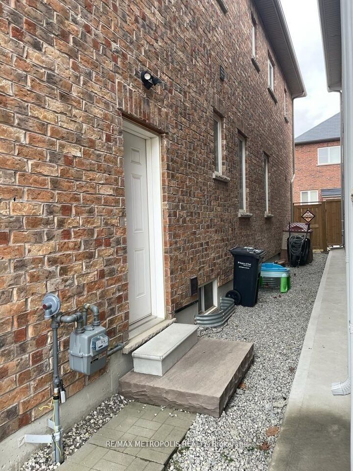 Property Photo: 472 Brisdale Drive Bsmt ON L7A 4J4