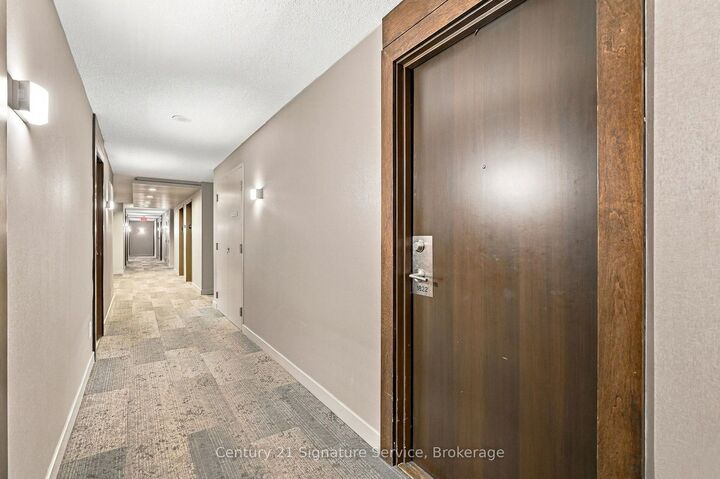 Photo de la propriété: 135 Village Green Square 1822 ON M1S 0G4