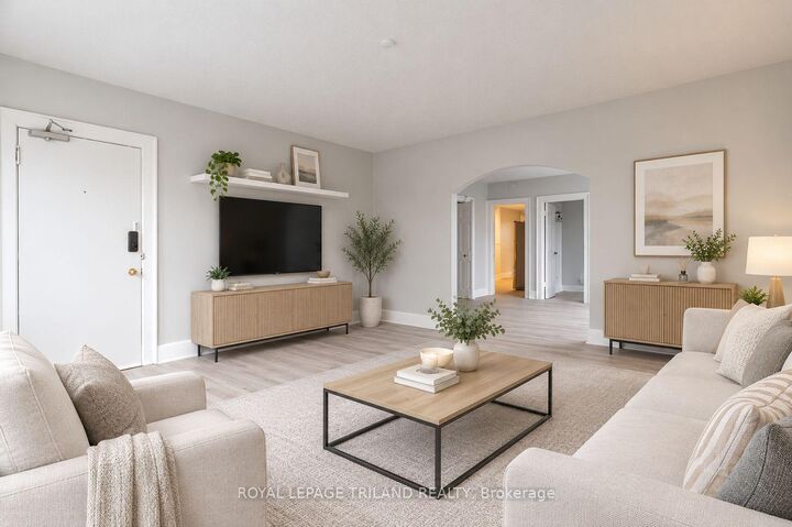 Property Photo:  425 McKenzie Avenue 3  ON N6C 1V5 