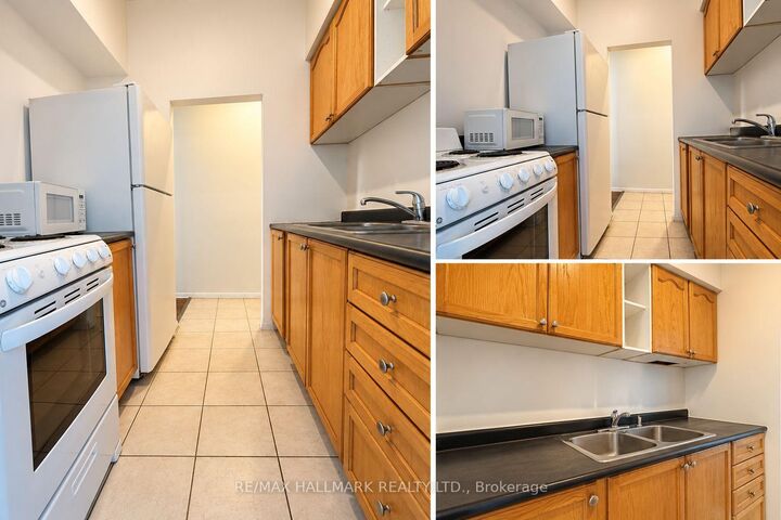 Property Photo: 2881 Lawrence Street 6 ON M1P 2S9