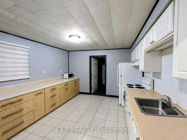 Property Photo:  221 Henrietta Street N  ON L2A 2K6 