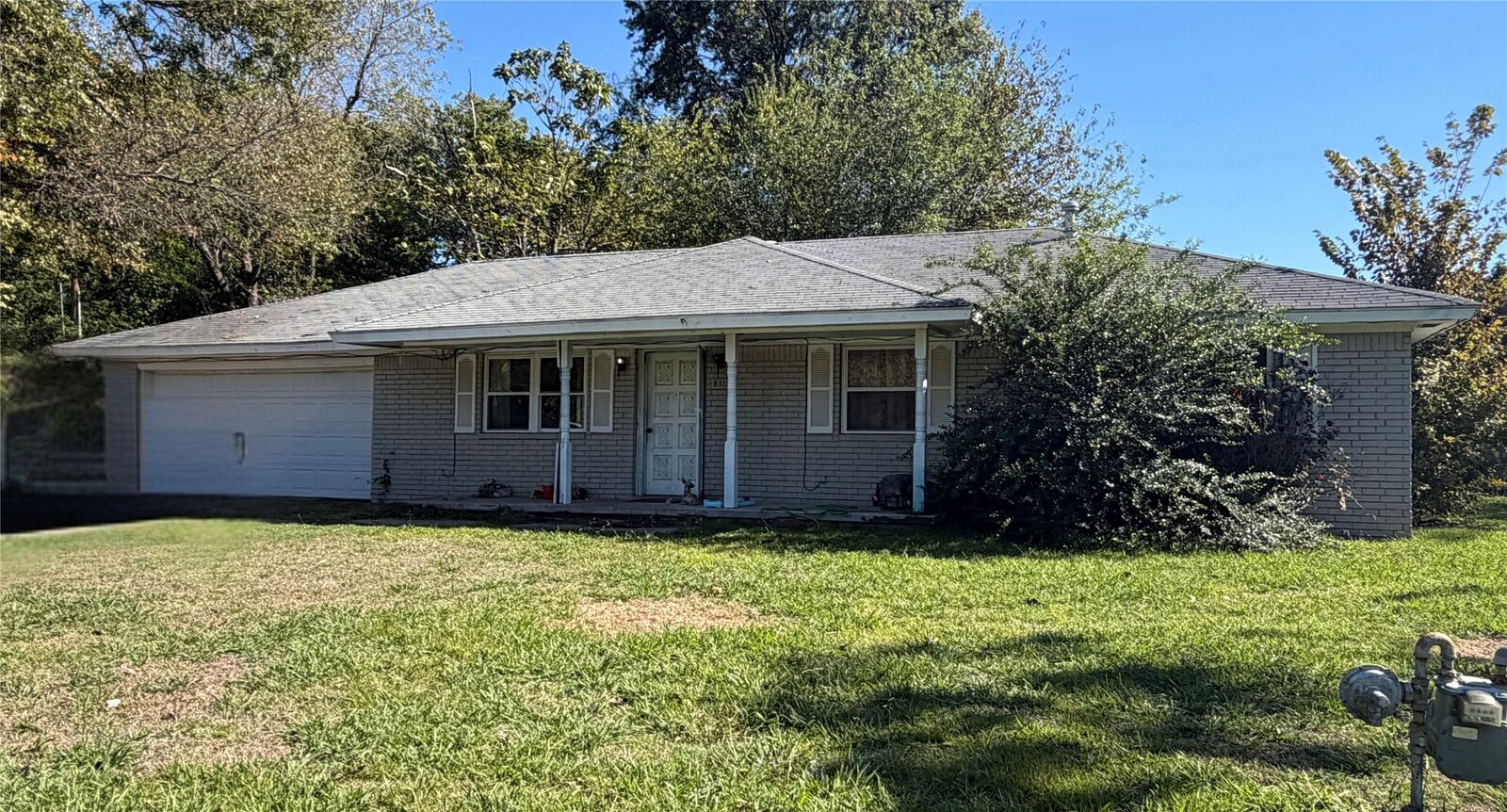 Property Photo: 811 S Madison Avenue OK 74467