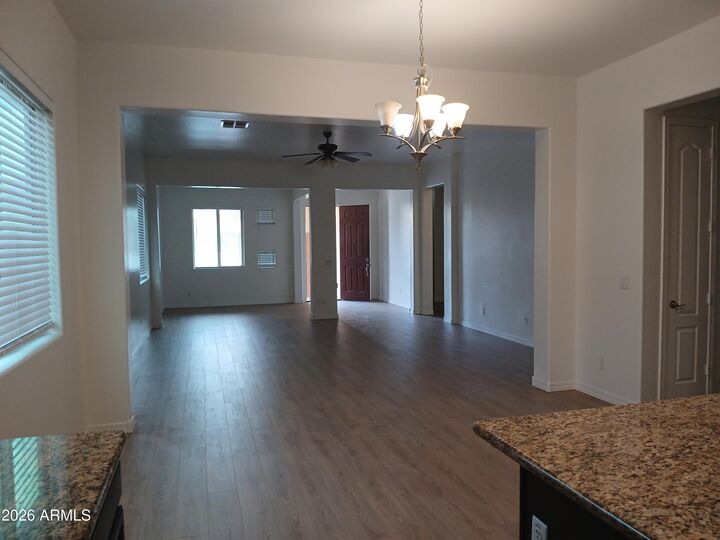 Property Photo: 1490 E Hummingbird Way AZ 85297