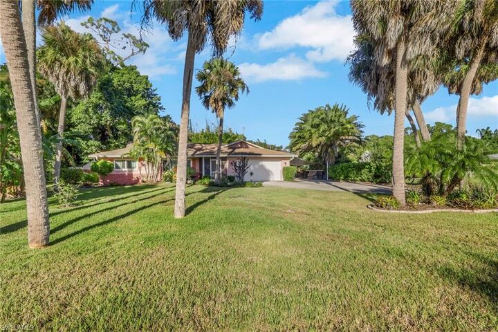 Property Photo:  2339 Westwood Rd  FL 33917 