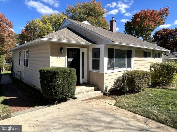 Property Photo:  1306 Crawford Drive  MD 20851 